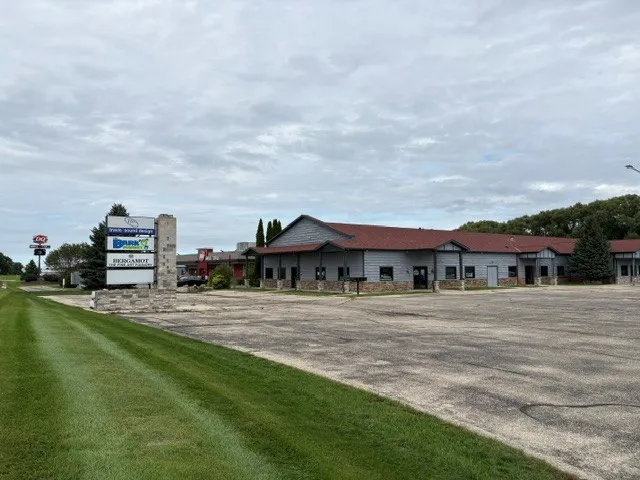 Hwy. 50 Strip Center — 5574 Highway 50, Delavan