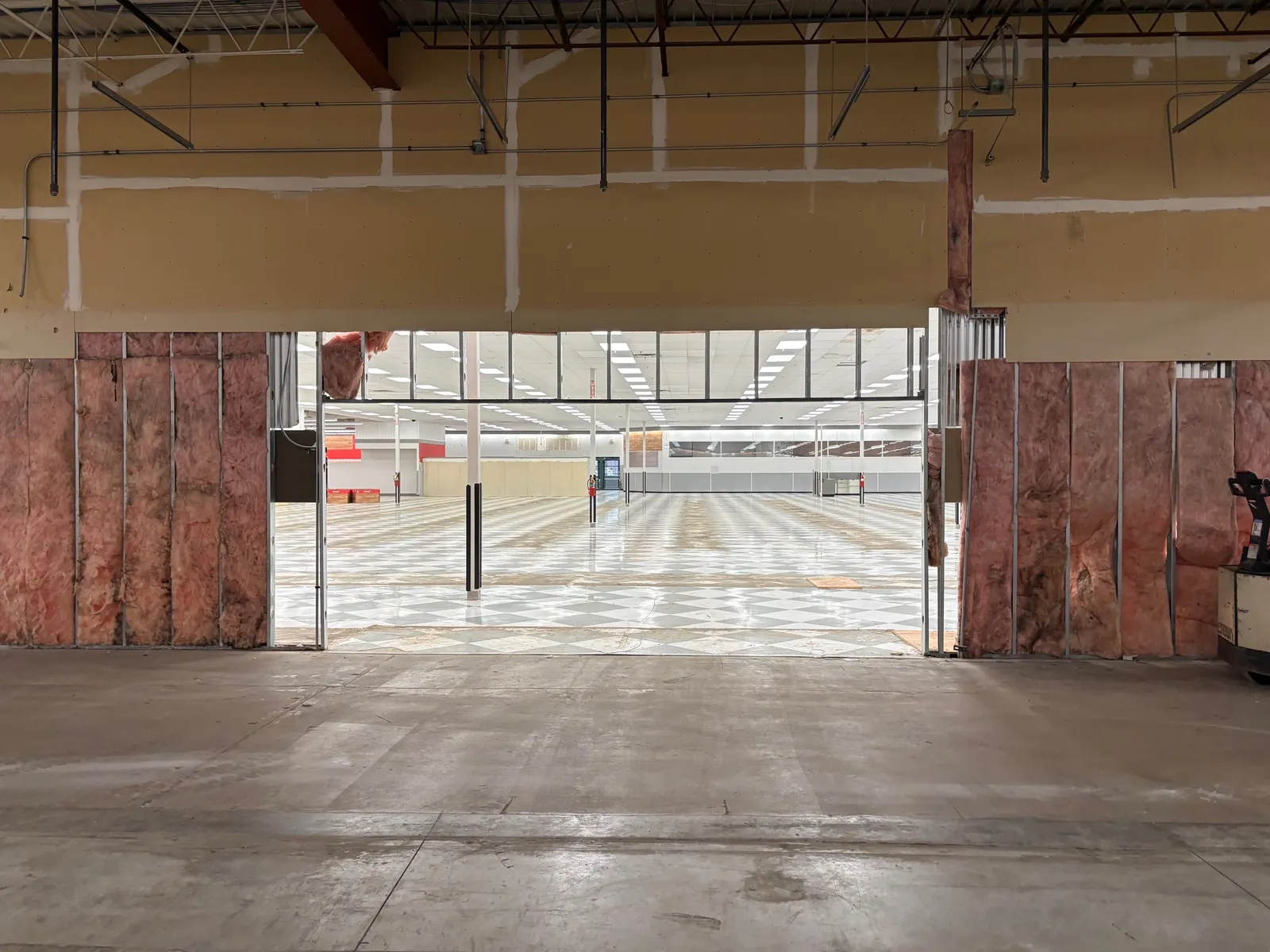 Former Schnucks Grocery — 1501 Creston Park Drive, Janesville