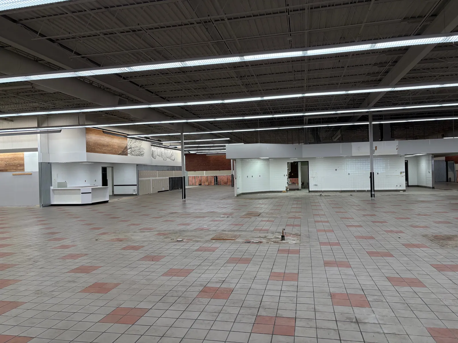 Former Schnucks Grocery — 1501 Creston Park Drive, Janesville