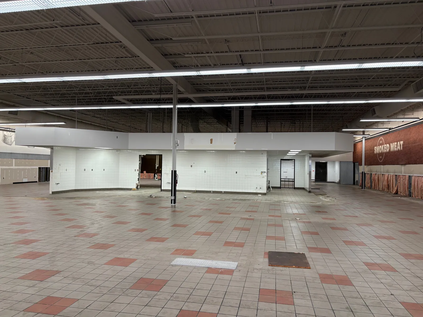Former Schnucks Grocery Store Janesville — 1501 Creston Park Drive, Janesville