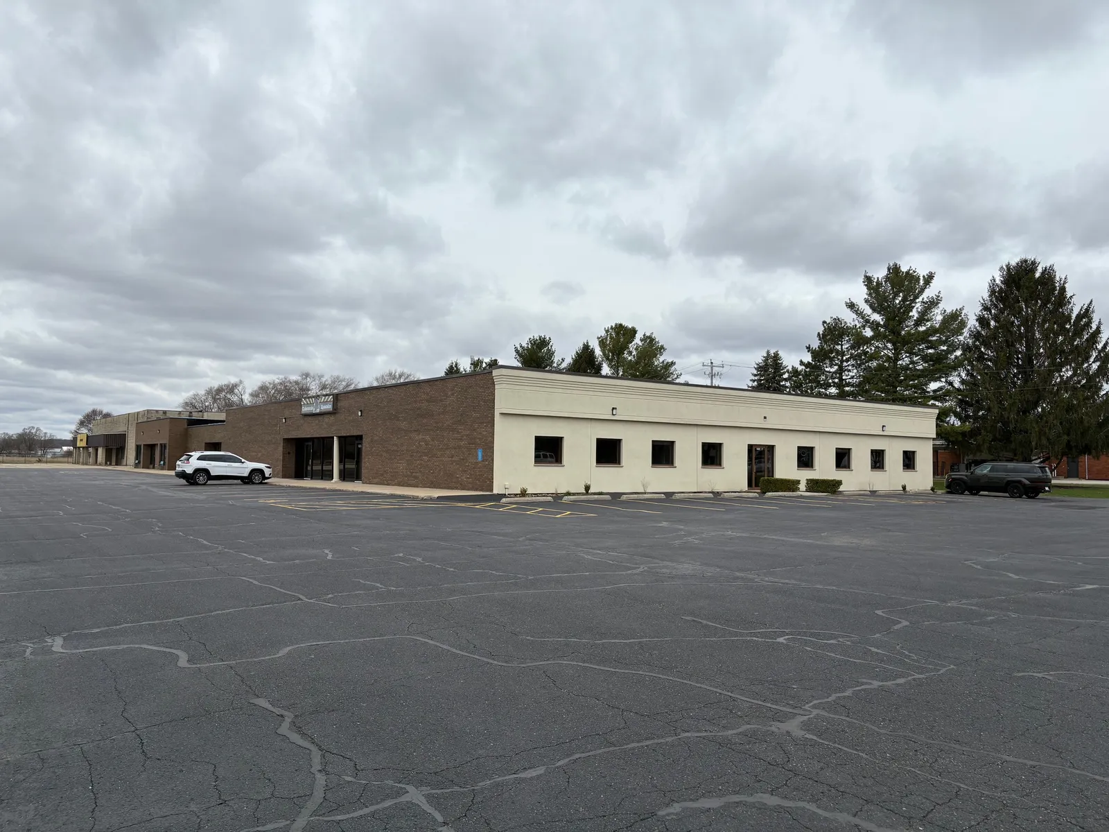 Prairie North Office Building — 2950 Prairie Avenue, Beloit